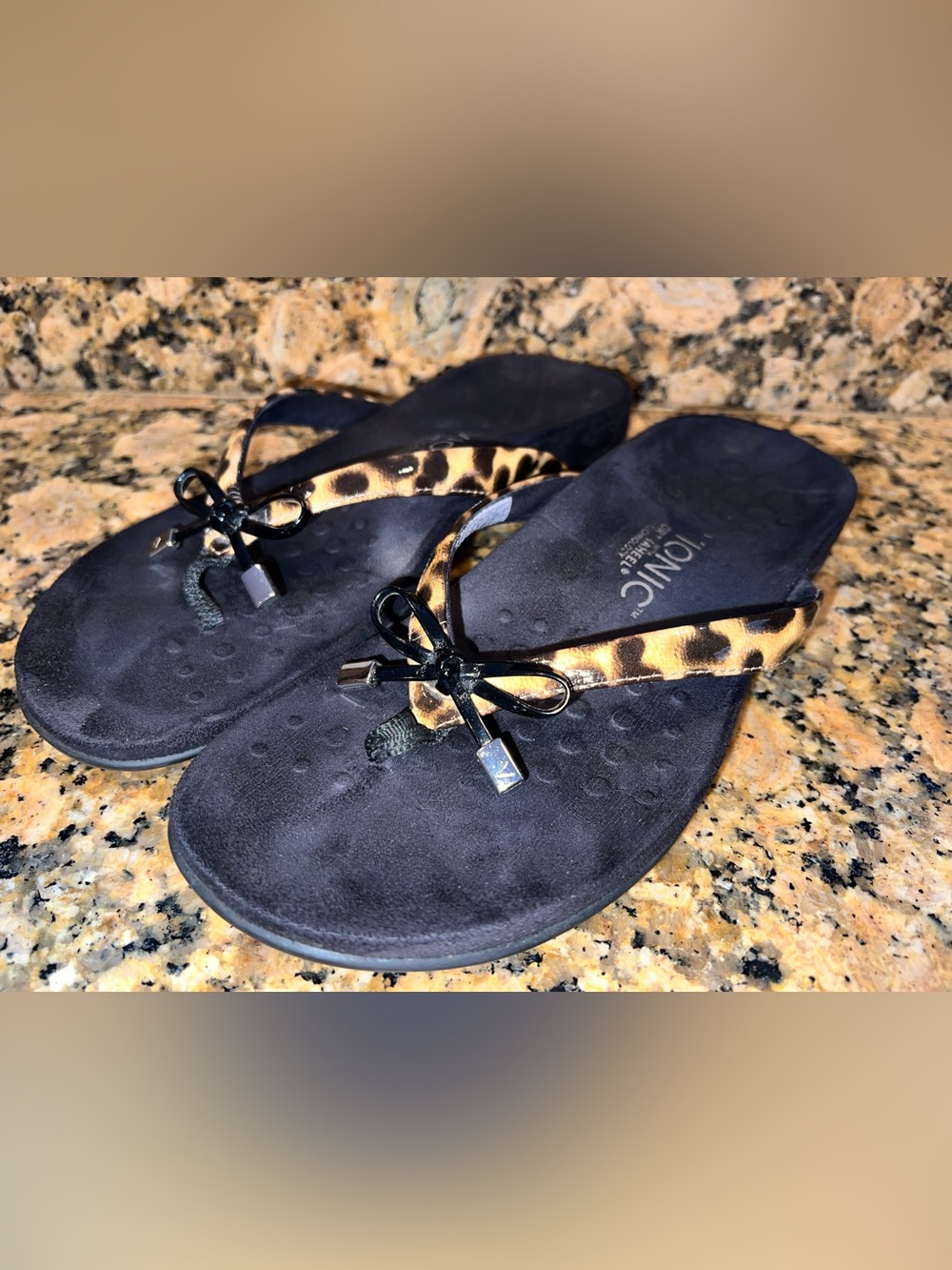 Vionic Leopard Print Strappy Black Flip Flop Sandals